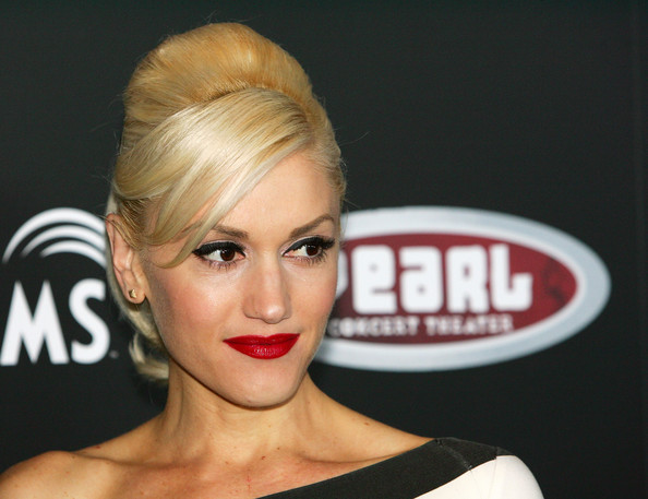When we think of red lipstick, we automatically think of Gwen Stefani.